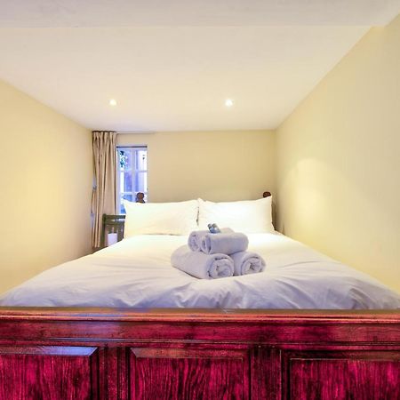 Appartamento Famous House, 1 Minute From Edinburgh Castle Esterno foto